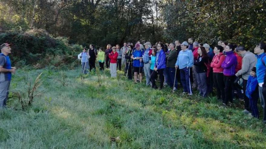 Roteiros de Lalín reúne a más de cien caminantes en su nueva temporada