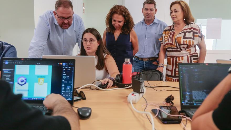 El nuevo centro social de San Lázaro en Mérida ya forma a unos 30 alumnos