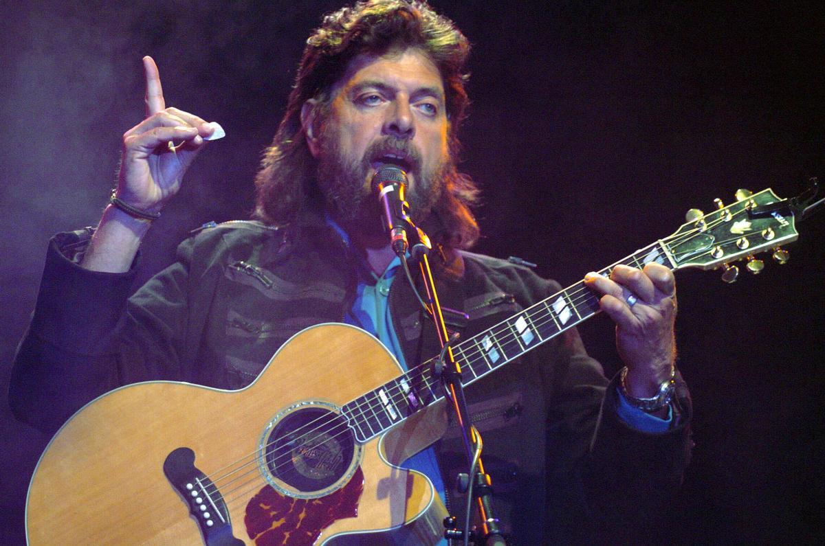 El músico y productor Alan Parsons durante un concierto.