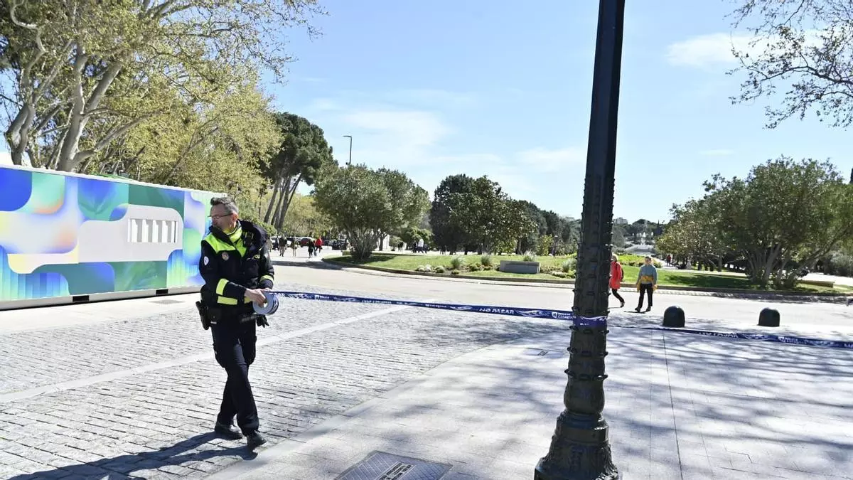 Parques cerrados en Zaragoza por el fuerte viento: el aviso se mantendrá durante todo el domingo
