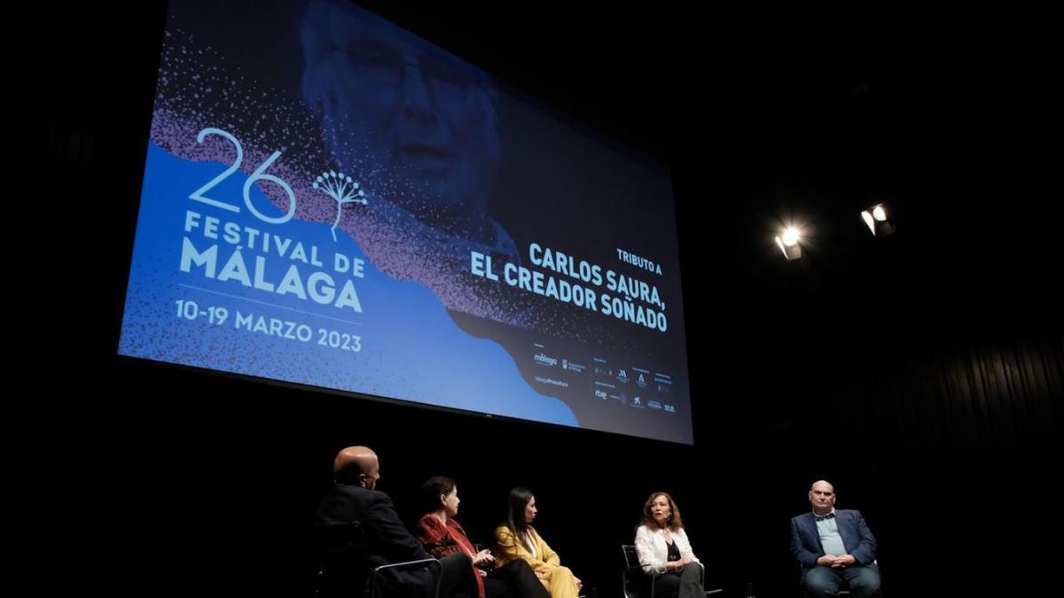 Un momento del encuentro de familiares y compañeros de Carlos Saura