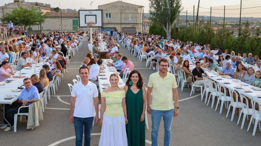 El PP celebra su tradicional cena de verano ante más de mil personas