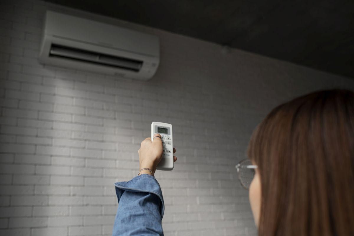 La des,conocida función del aire acondicionado para mantener tu casa fresca sin helarte.