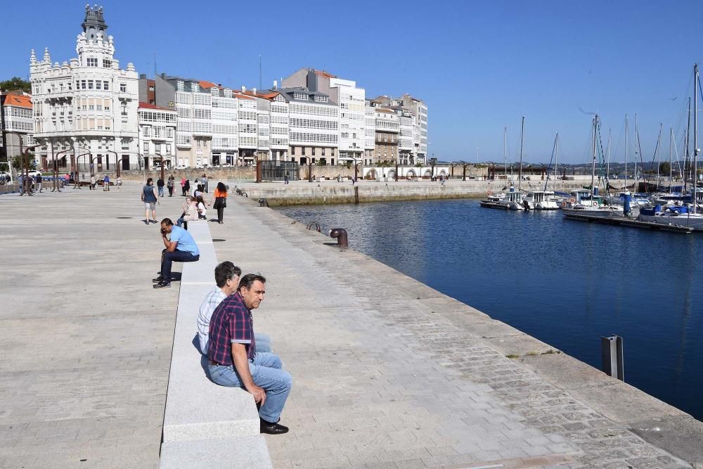 El banco que protege la dársena de la Marina