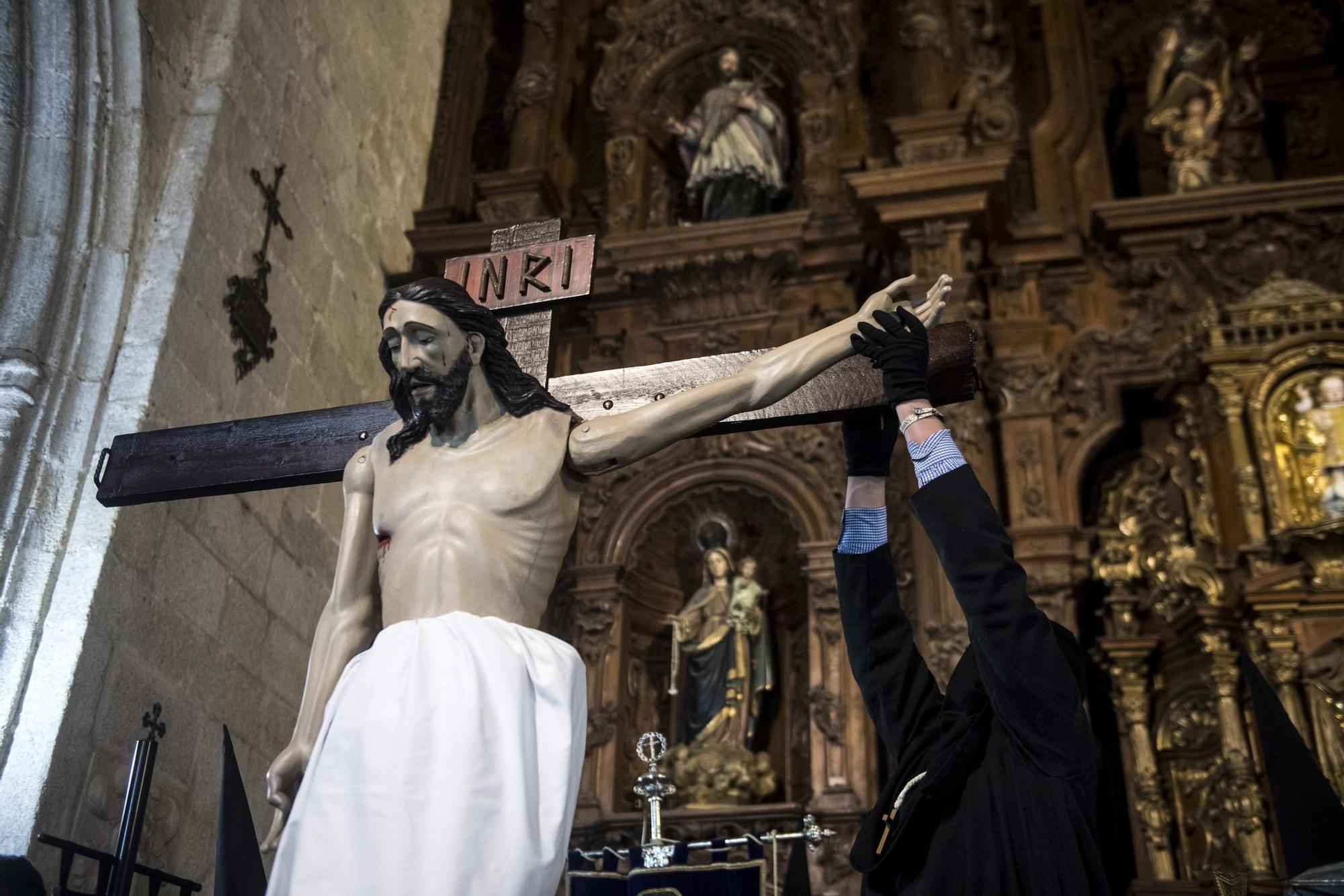 FOTOGALERÍA | El Santo Entierro en Cáceres