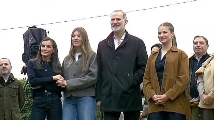 EN DIRECTO: Sigue la visita de la Familia Real a Valdesoto para la entrega del premio 