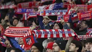 Un centenar de aficionados del Atlético se quedan en tierra horas antes del partido contra el Tottenham