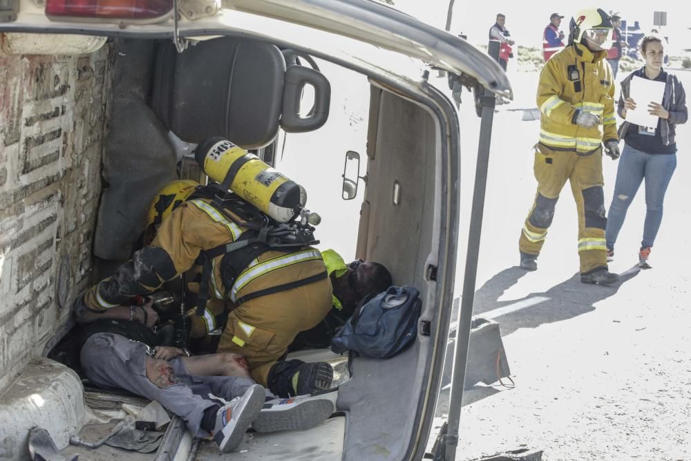 Más de 500 efectivos participan en un simulacro de accidente aéreo