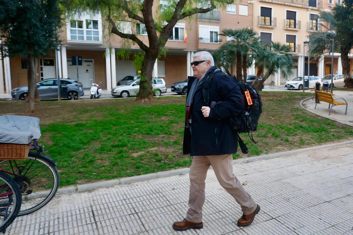 El exinspector jefe del Consorcio Provincial de Bomberos de València, José Miguel Basset, llega a declarar al juzgado de Catarroja
