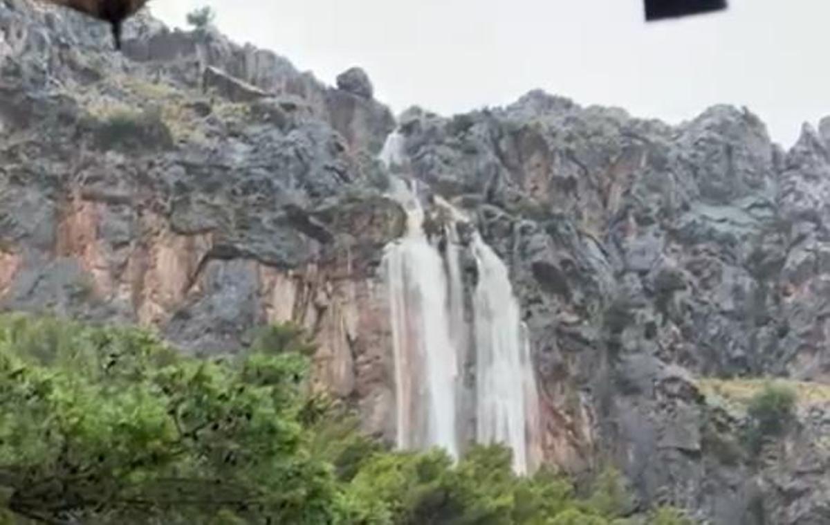 La DANA forma una catarata en Sa Calobra