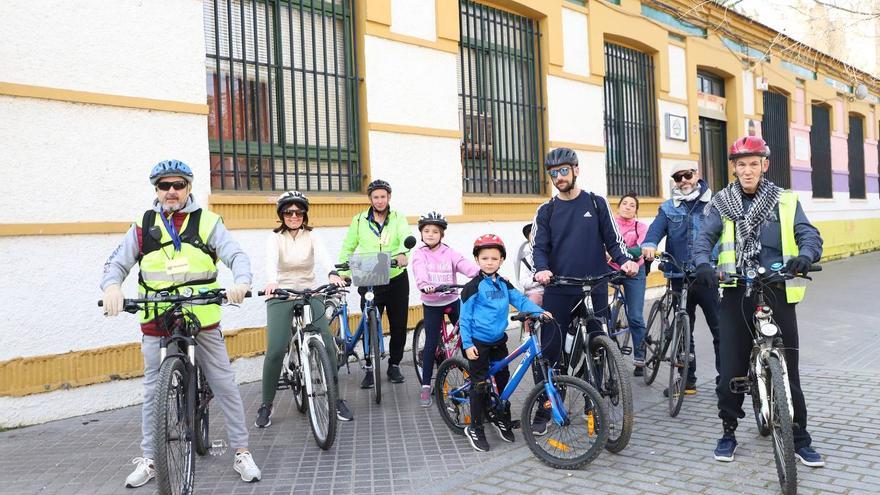 Vecinos del Distrito Sur de Córdoba pedalean por la paz