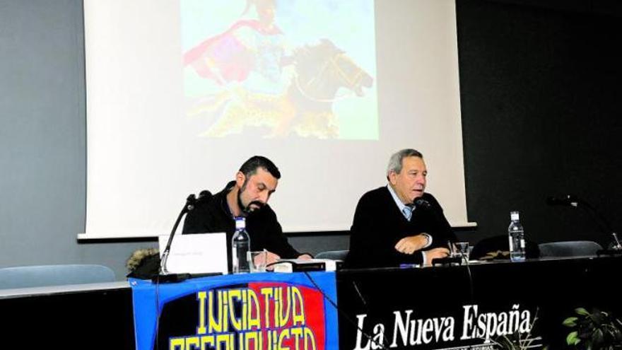 Jorge Garrido, a la izquierda, y Luis Fernando Ángel Cuervo, durante la presentación.