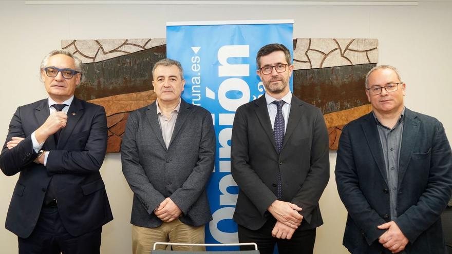 Manuel Pazo, Carlos Pozurama, Justo Sierra y Ángel Iglesias, en la redacción de LA OPINIÓN A CORUÑA.