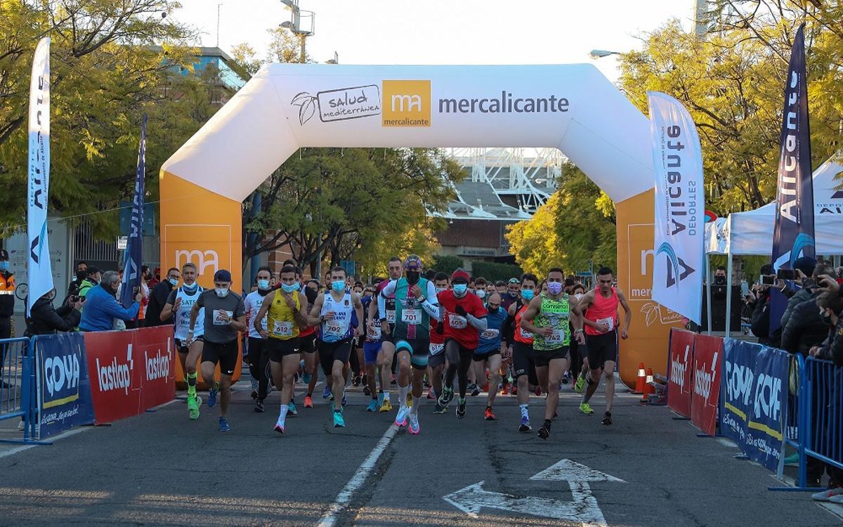 Salida 5K de la Carrera de los Castillos de Alicante.