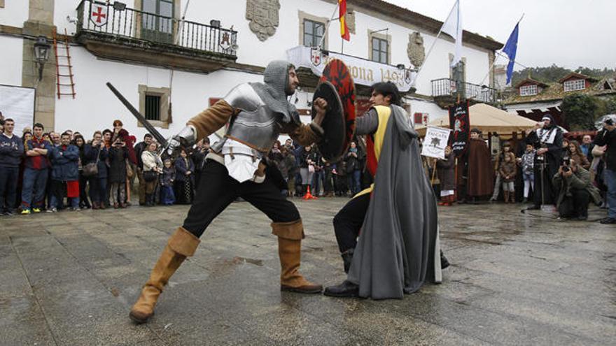 Baiona regresa al medievo con la Festa da Arribada // R. Grobas