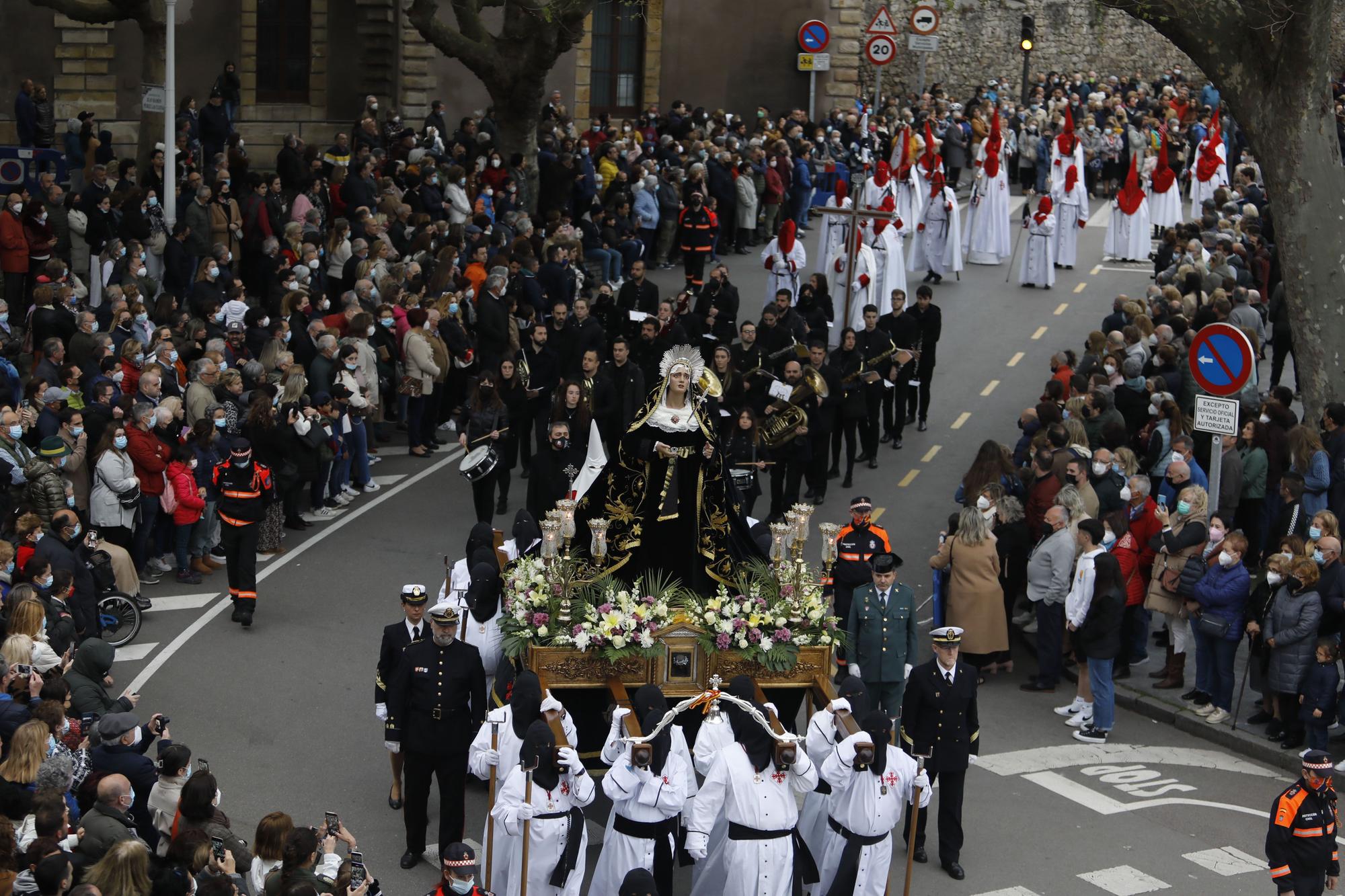 En imágenes: La procesión del Viernes Santo en Gijón