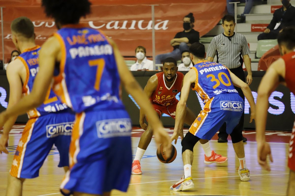 El UCAM Murcia se frena ante el Valencia Basket (66-80)