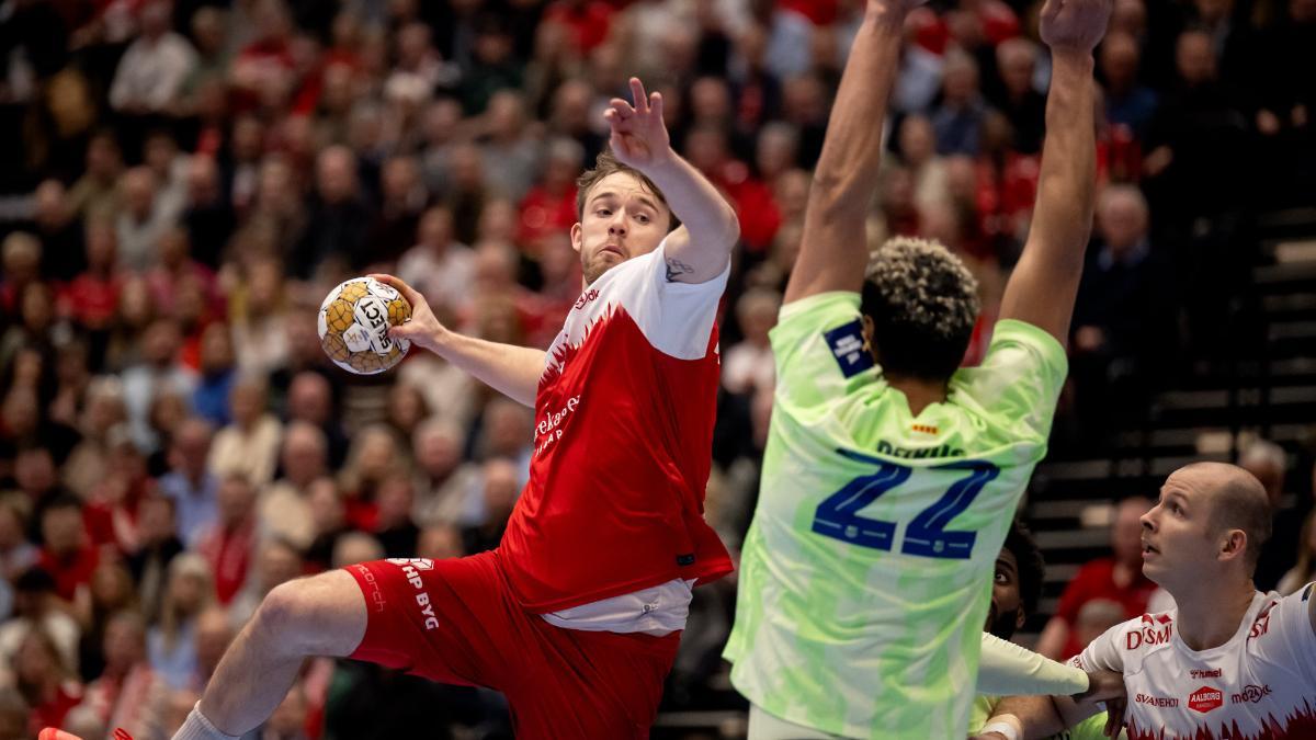 Thiagus Petrus, ante Thomas Arnoldsen