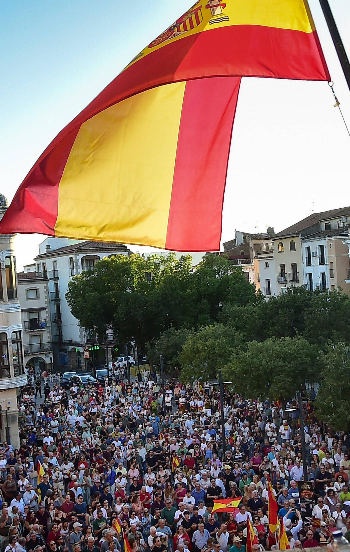 Galería | Las manifestaciones en apoyo de Ceuta en Extremadura, en imágenes