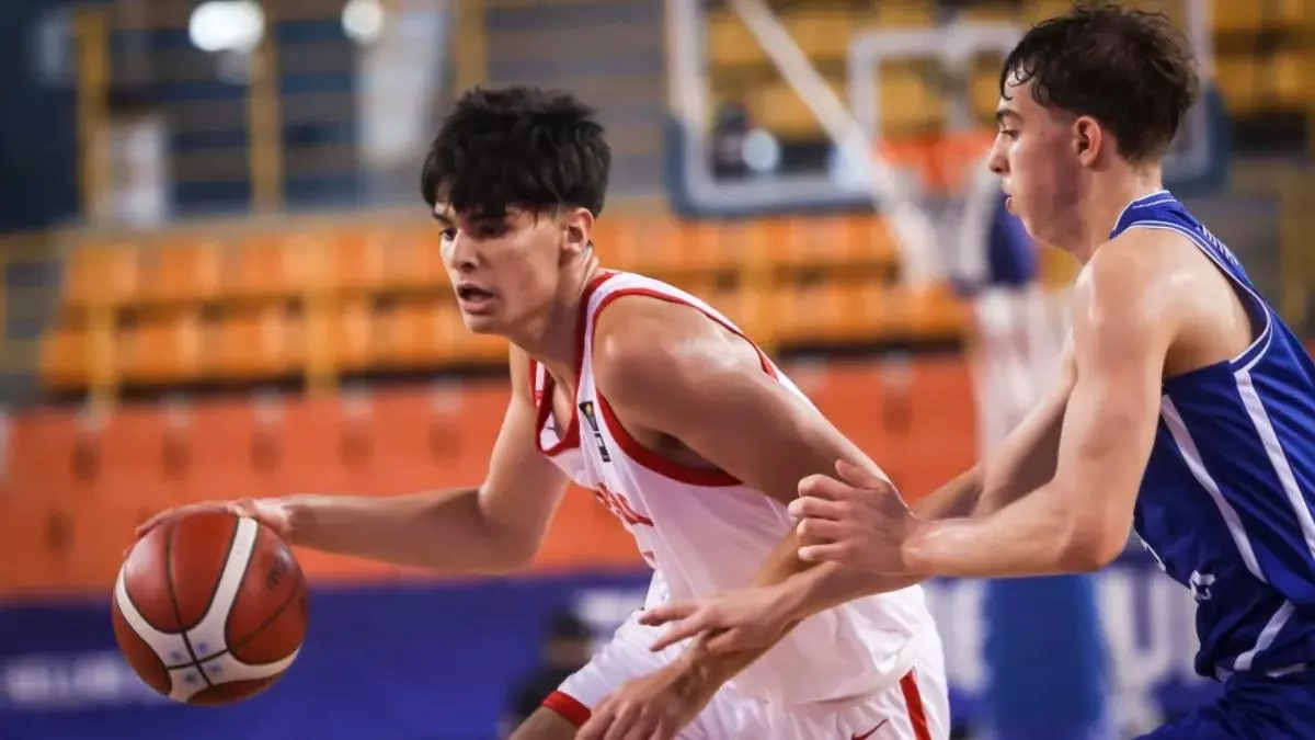 El taronja Javier Viguer mete a España en semifinales