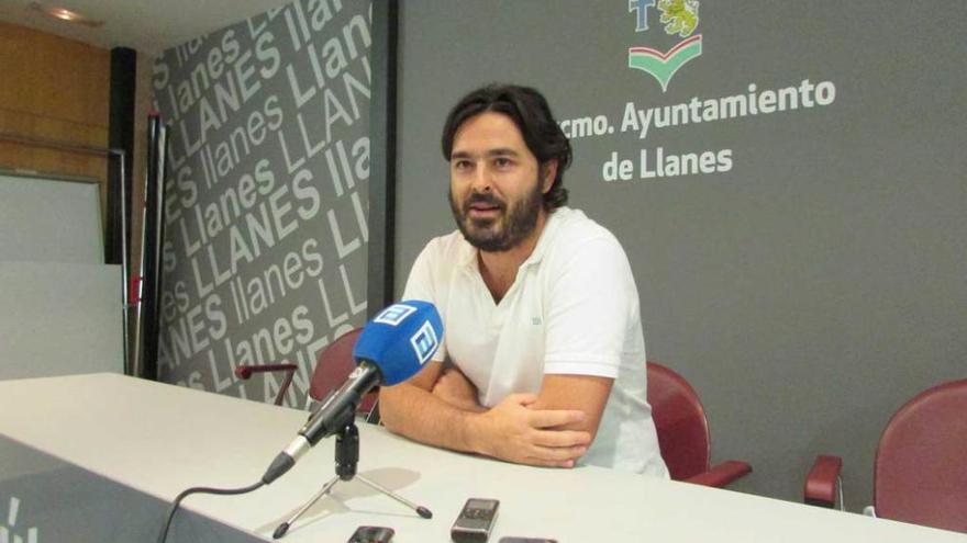 Enrique Riestra, ayer, durante la rueda de prensa.