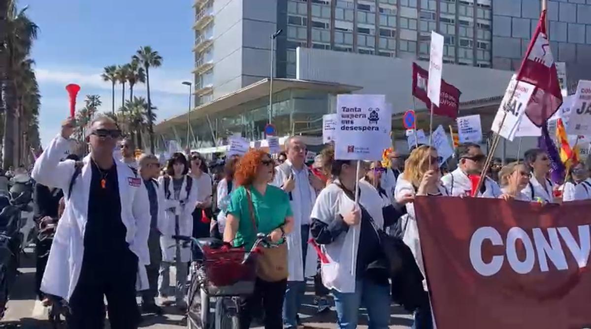 Los médicos se manifiestan en Barcelona.