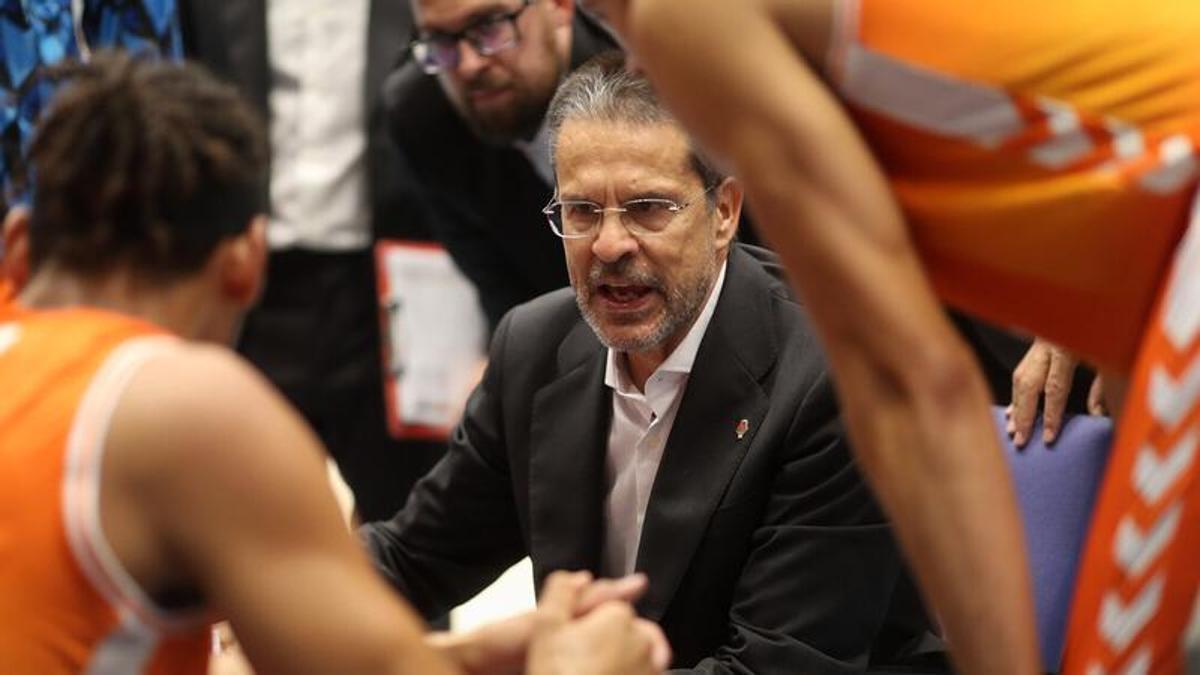 Pedro Martínez y Ergin Ataman analizan la victoria taronja ante el Panathinaikos Pedro Martínez y Ergin Ataman analizan la victoria taronja ante el Panathinaikos