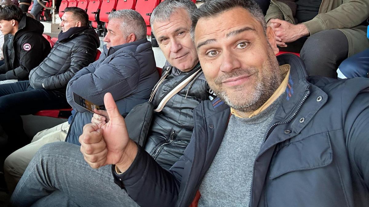 Albert Salas, junto a Milojevic y Chichi Soler, en Son Moix antes del partido del sábado ante el Espanyol.