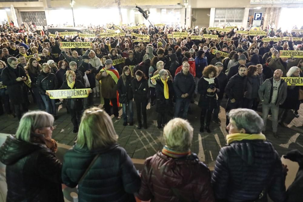 Manifestació a Girona en contra de la decisió de la JEC d'inhabilitar Torra