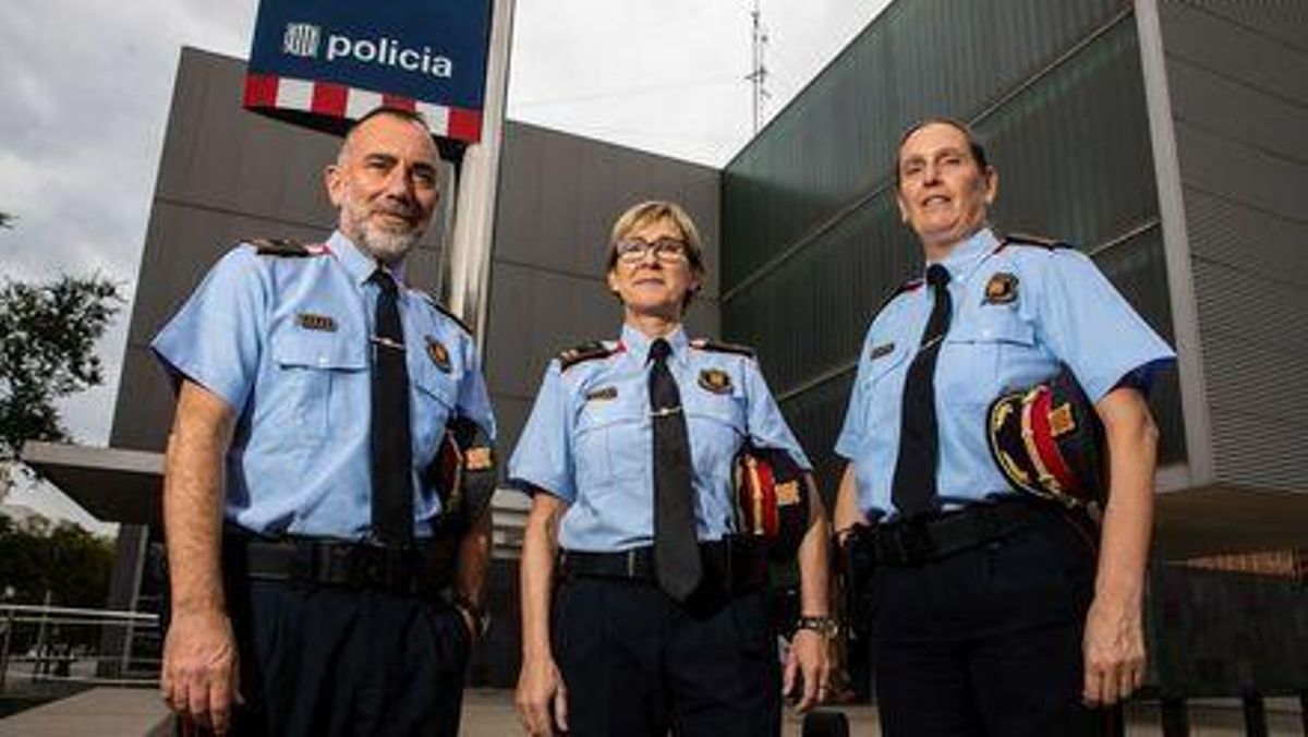 Marta Fernández, entre los intendentes Toni Sánchez y Sílvia Catà.