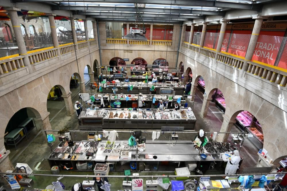 Coronavirus en Pontevedra: las colas en los supermercados vacían la plaza de abastos