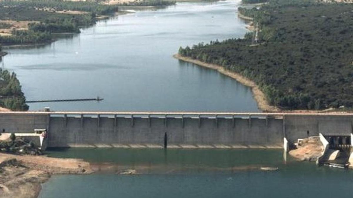Endesa e Iberdrola lanzan la batalla legal para no demoler la presa de la nuclear fantasma de Valdecaballeros