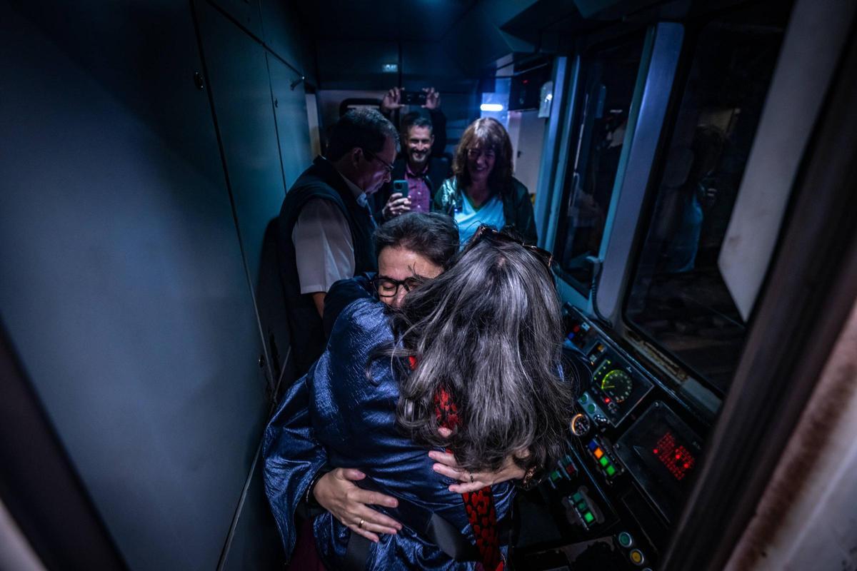 TMB retira la última unidad de la serie 4000 que circulaba por la Línea 1 y que contaba con amianto. TMB retira la última unidad de la serie 4000 que circulaba por la Línea 1 y que contaba con amianto.