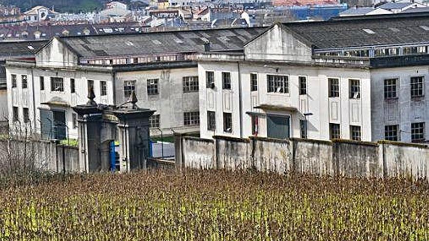 Vista parcial de la instalaciones de la fábrida de armas en Pedralonga.