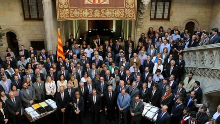 Demostración de fuerza municipal en Cataluña para apoyar la consulta