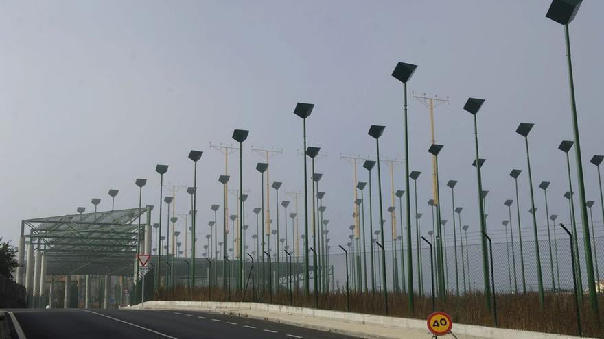 Un rayo deja sin sistema antiniebla al aeropuerto de A Coruña