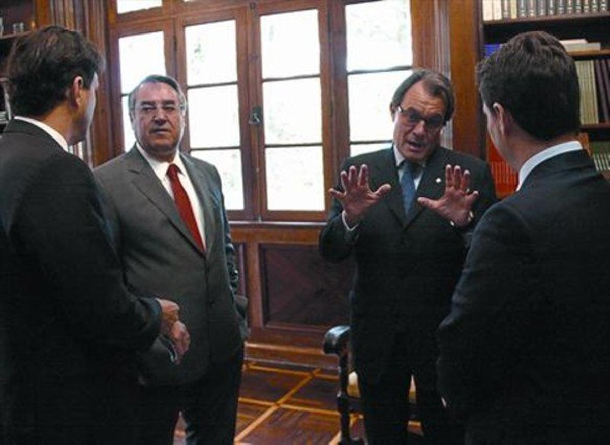 Mas, amb el governador de Santa Catarina i l’alcalde de Florianópolis. Mas, amb el governador de Santa Catarina i l’alcalde de Florianópolis.