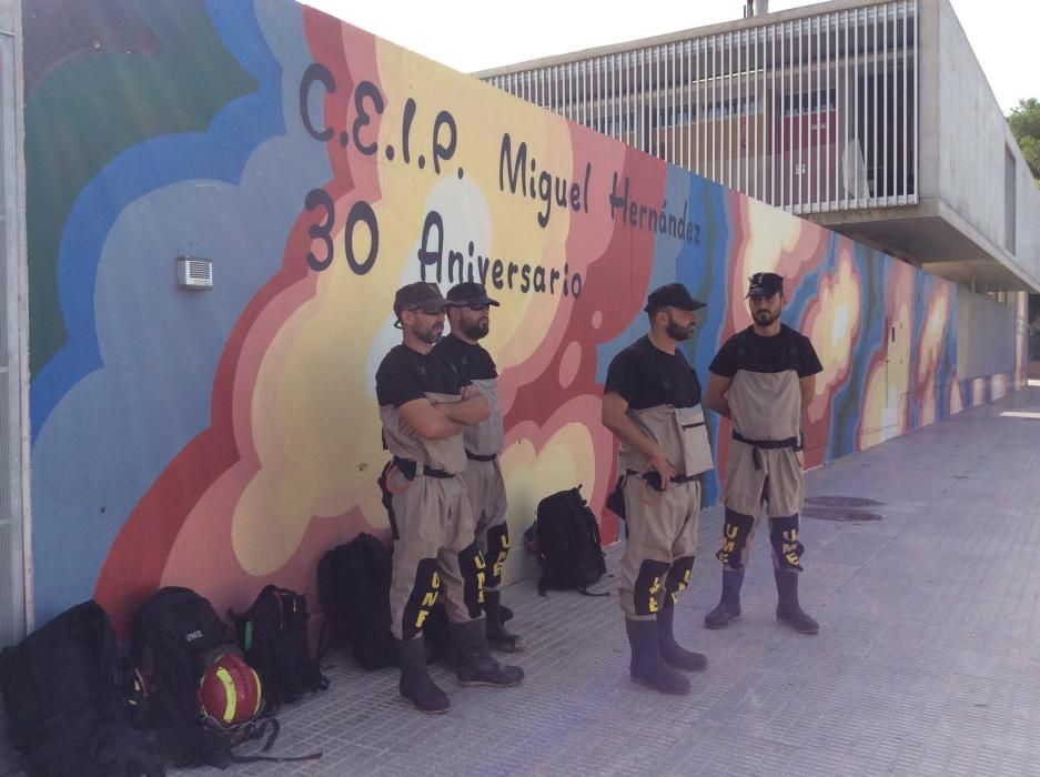 El colegio Miguel Hernández de Orihuela se convierte en el centro de operaciones de la UME