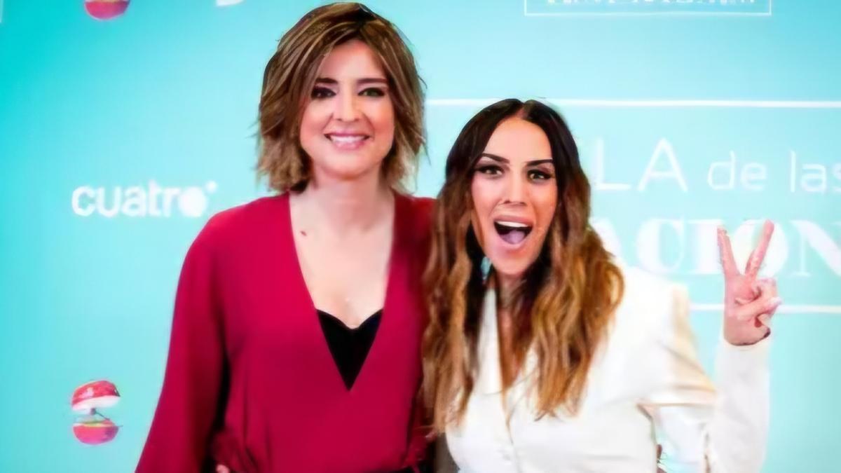 Sandra Barneda y Mónica Naranjo en la presentación de la primera temporada de 'La isla de las tentaciones'