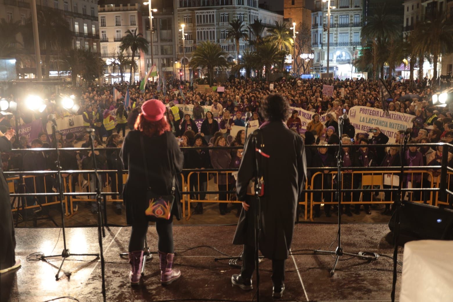 La manifestación del 8M de la Coordinadora Feminista de València, en imágenes