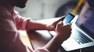 Te envían un código por Whatsapp y, cuando menos lo esperas, están estafando a tus familiares
