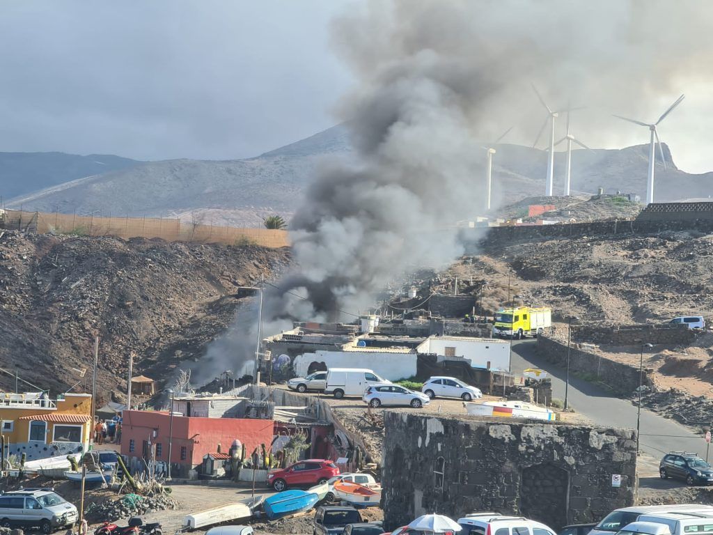 Incendio en las chabolas de Gáldar