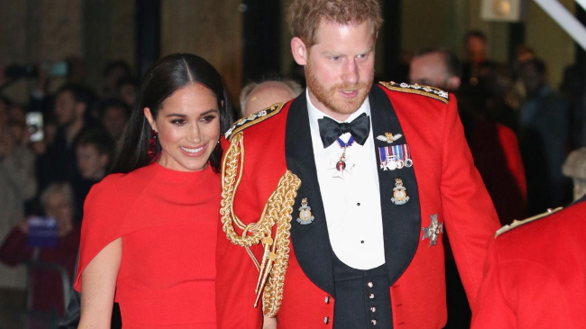  El Príncipe Harry se queda en el Reino Unido para trabajar mientras Meghan vuela de regreso a Canadá