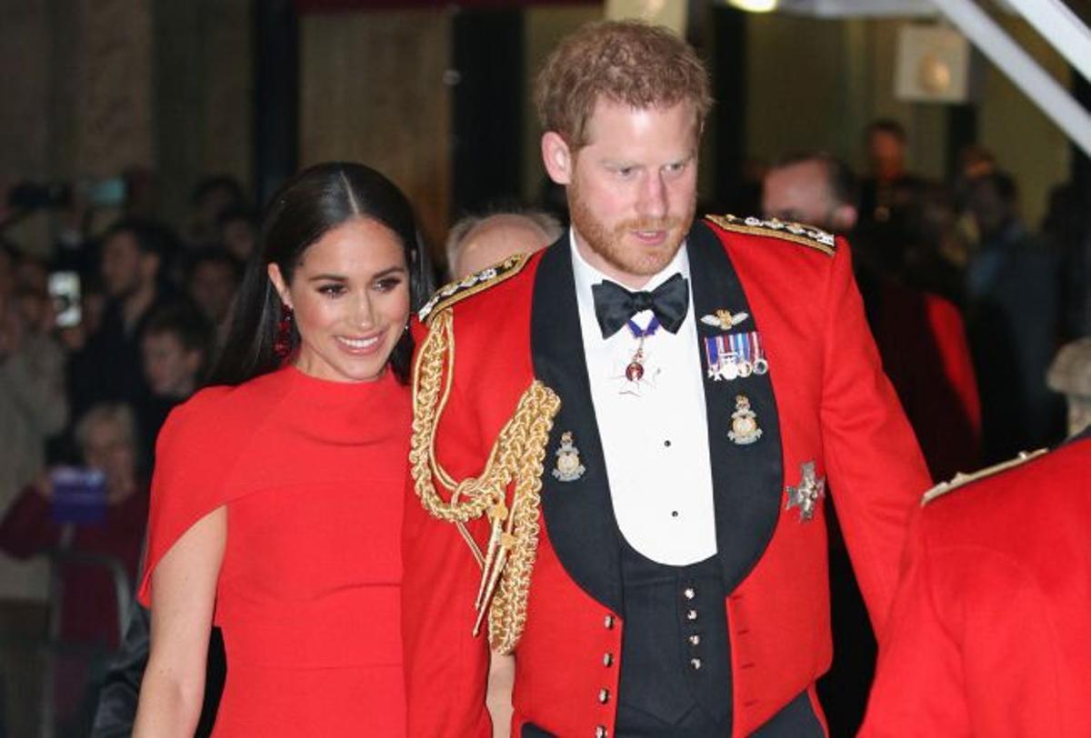  El Príncipe Harry se queda en el Reino Unido para trabajar mientras Meghan vuela de regreso a Canadá