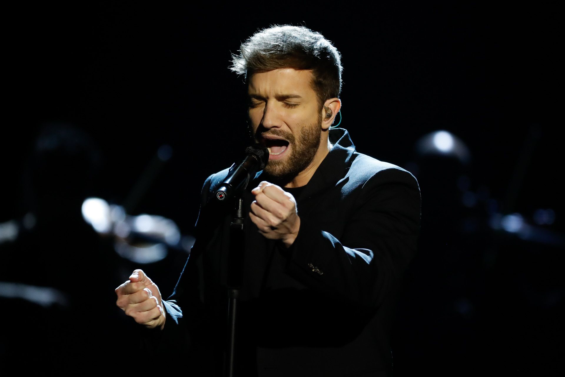 Pablo Alborán durante un concierto