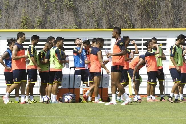 ENTRENAMIENTO DE LA UD LAS PALMAS Y ENTREVISTGA ...