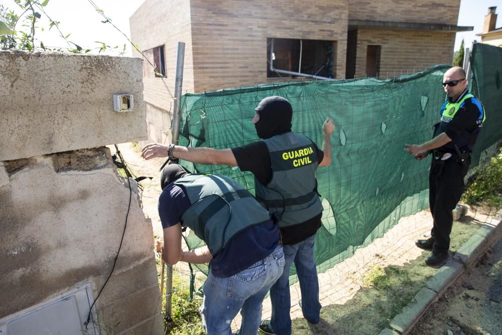 Operatiu de la Guàrdia Civil a la urbanització Residencial Park de Maçanet