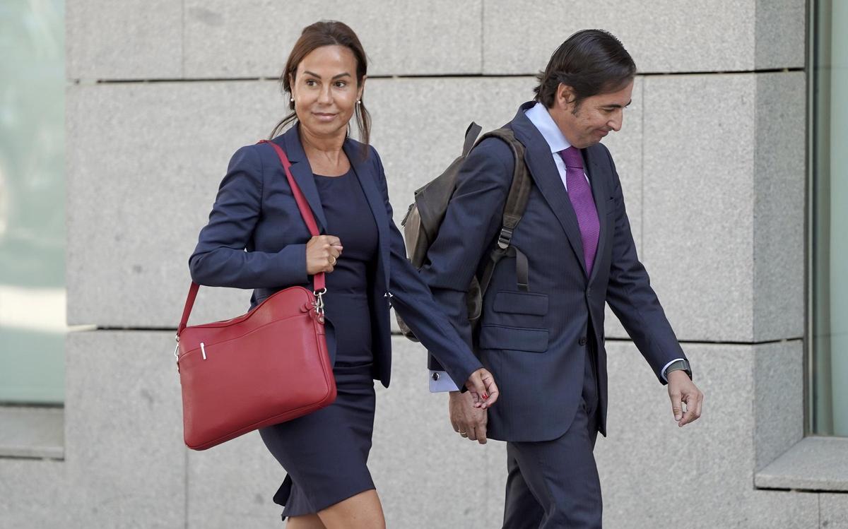 Isabel Pardo de Vera, ex presidenta de Adif, en la imagen, y Javier Herreros, ex director general de carreteras han acudido a la Audiencia Nacional a declarar como imputados en el caso Koldo.