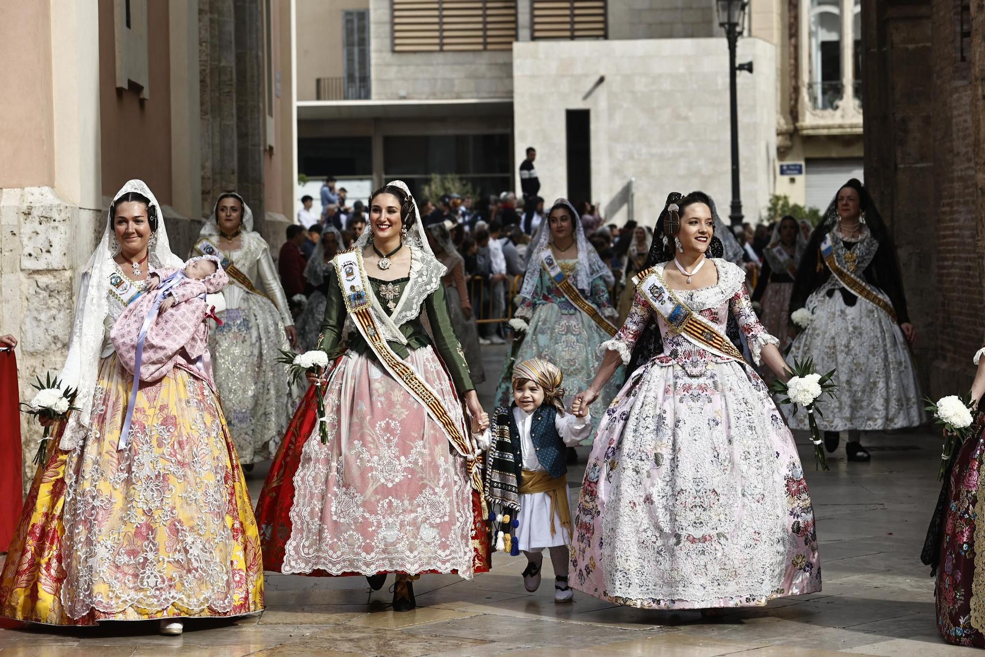 Ofrenda 18 de marzo. Calle de la Paz (16-17 horas)