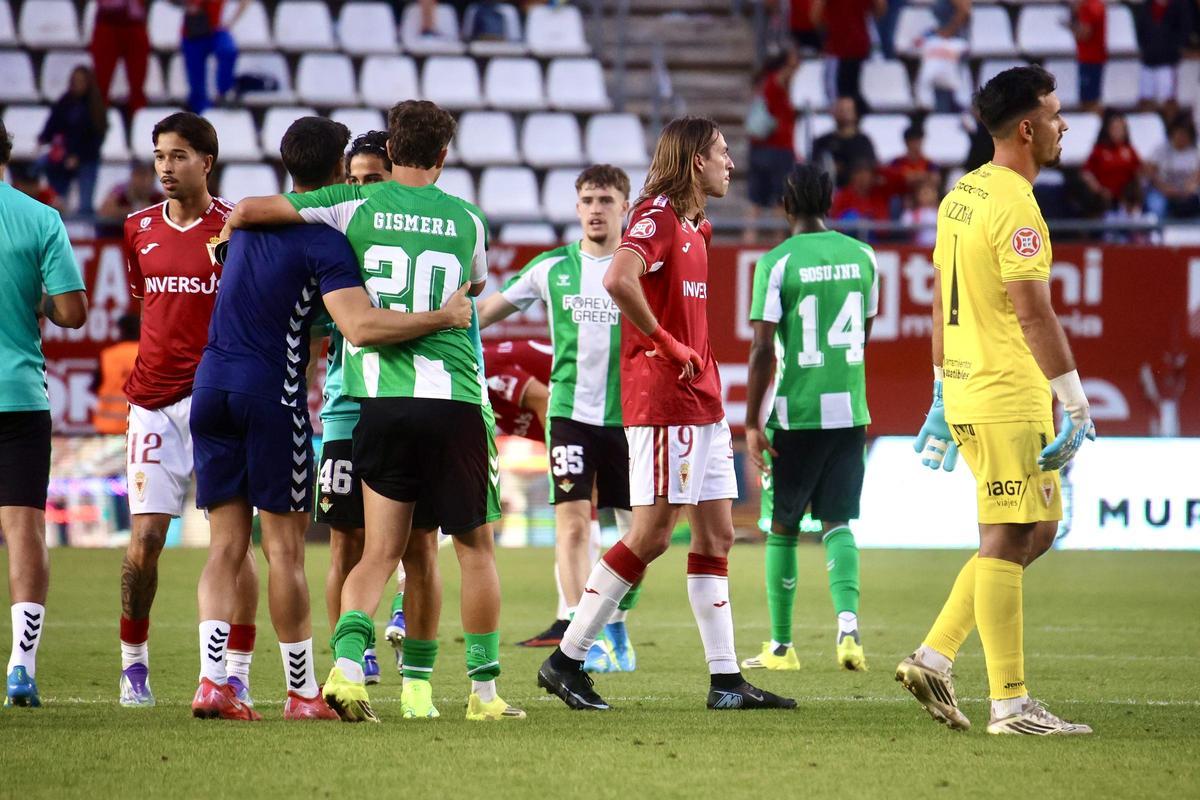 Las mejores imágenes del partido entre el Real Murcia y el Betis B